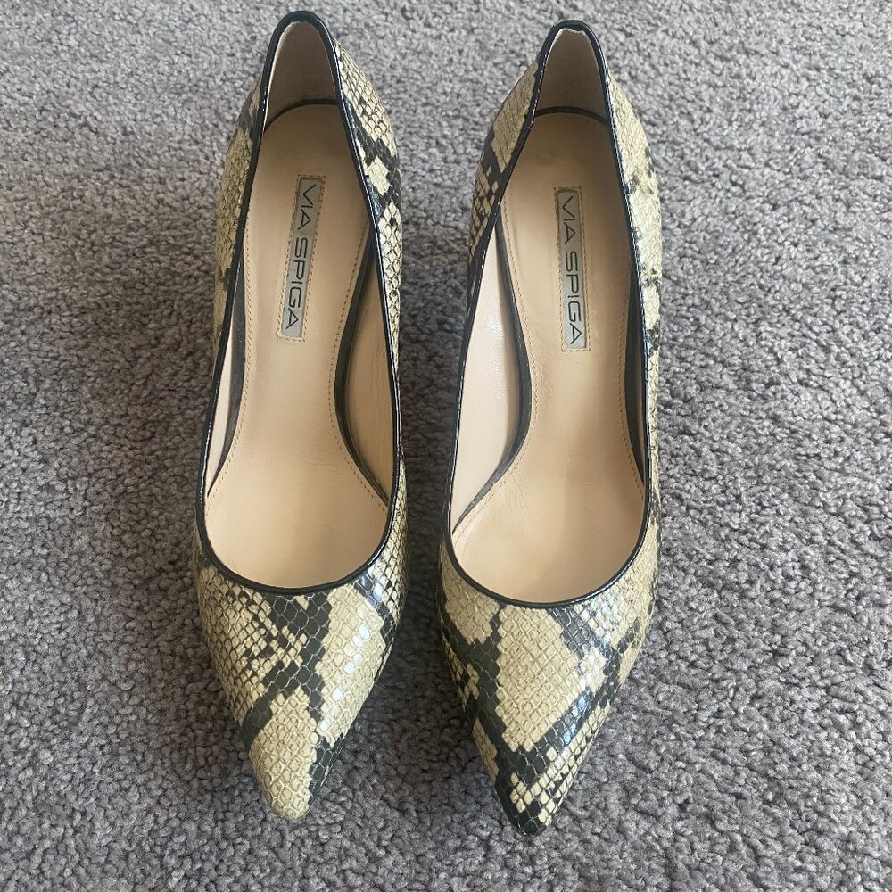 Via Spiga Heels Italian Leather Snakeskin print Black  Pumps Women's Size 7.5